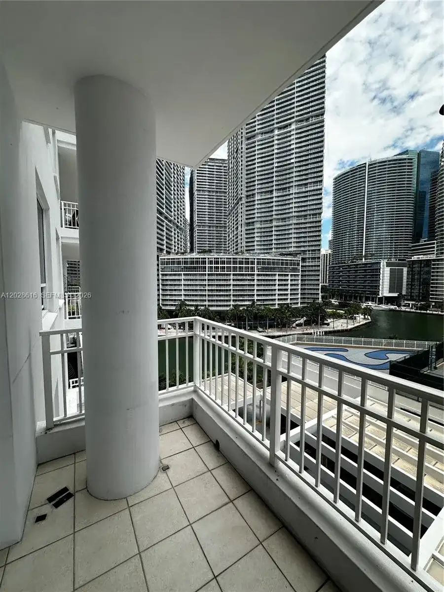 801 Brickell Key Blvd # 906, Miami FL 33131