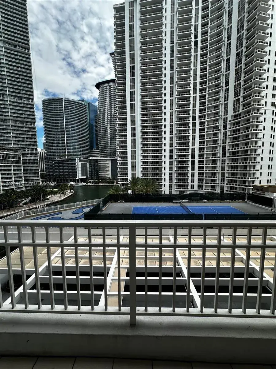 801 Brickell Key Blvd # 906, Miami FL 33131