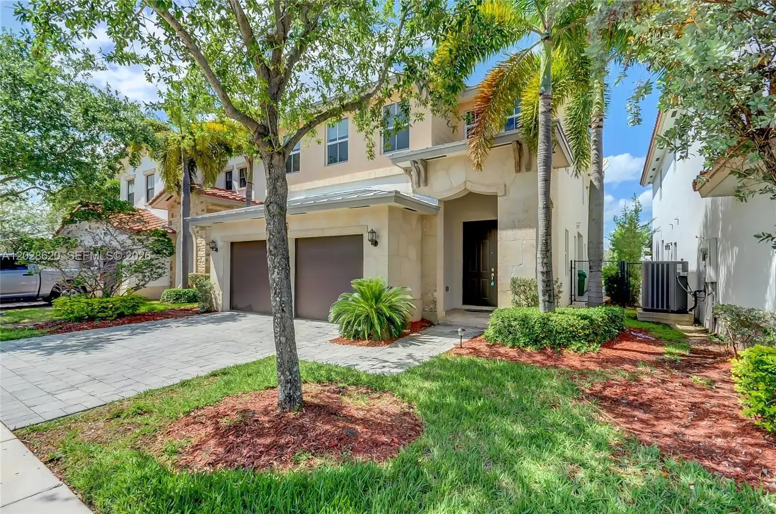10555 NW 69th Ter, Doral FL 33178 photo 4