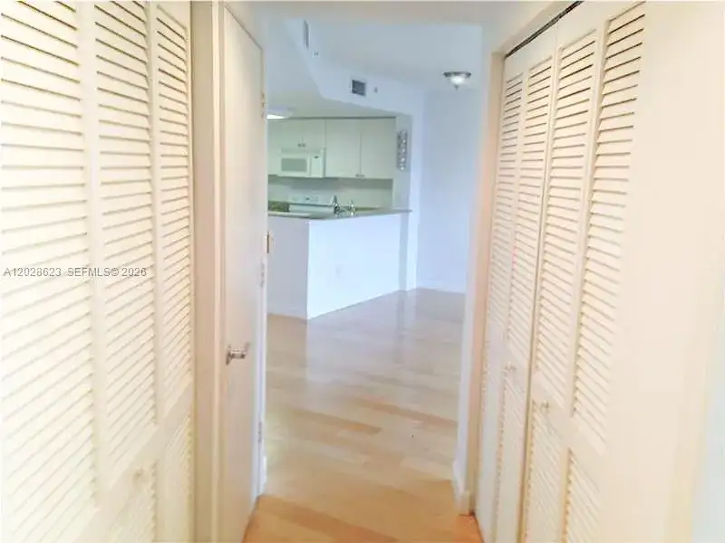 19501 W Country Club Dr # 1511, Aventura FL 33180 photo 2