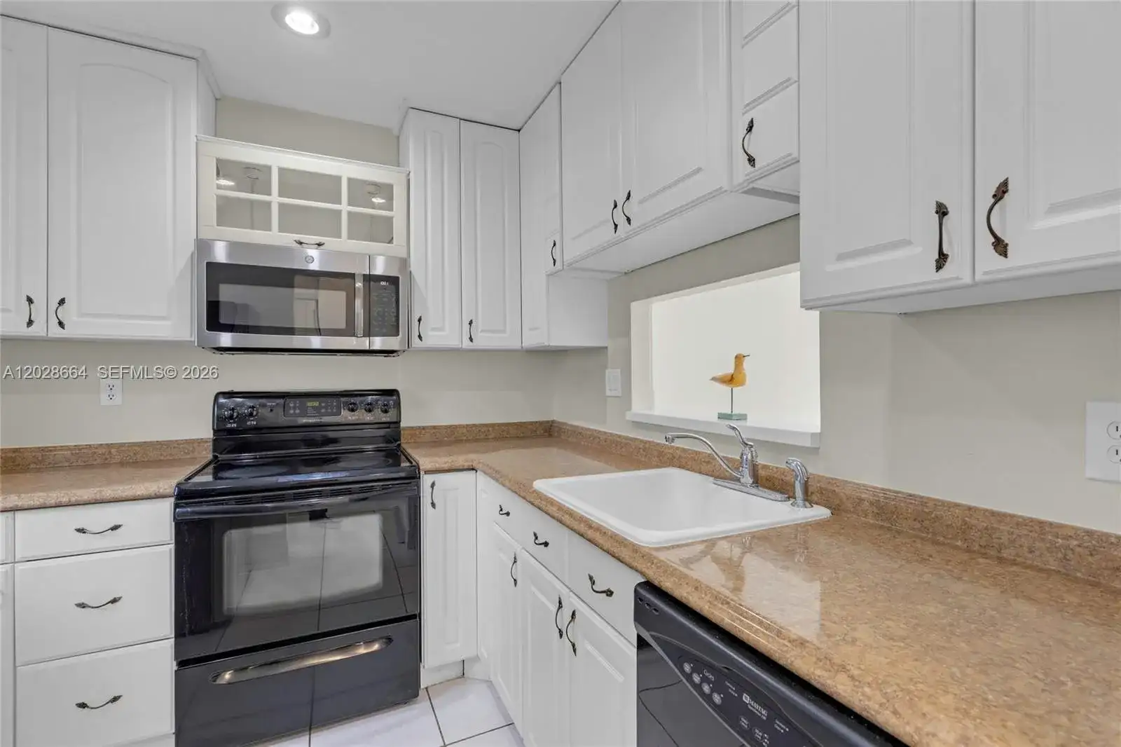 4805 NW 35th St # 416, Lauderdale Lakes FL 33319 photo 2