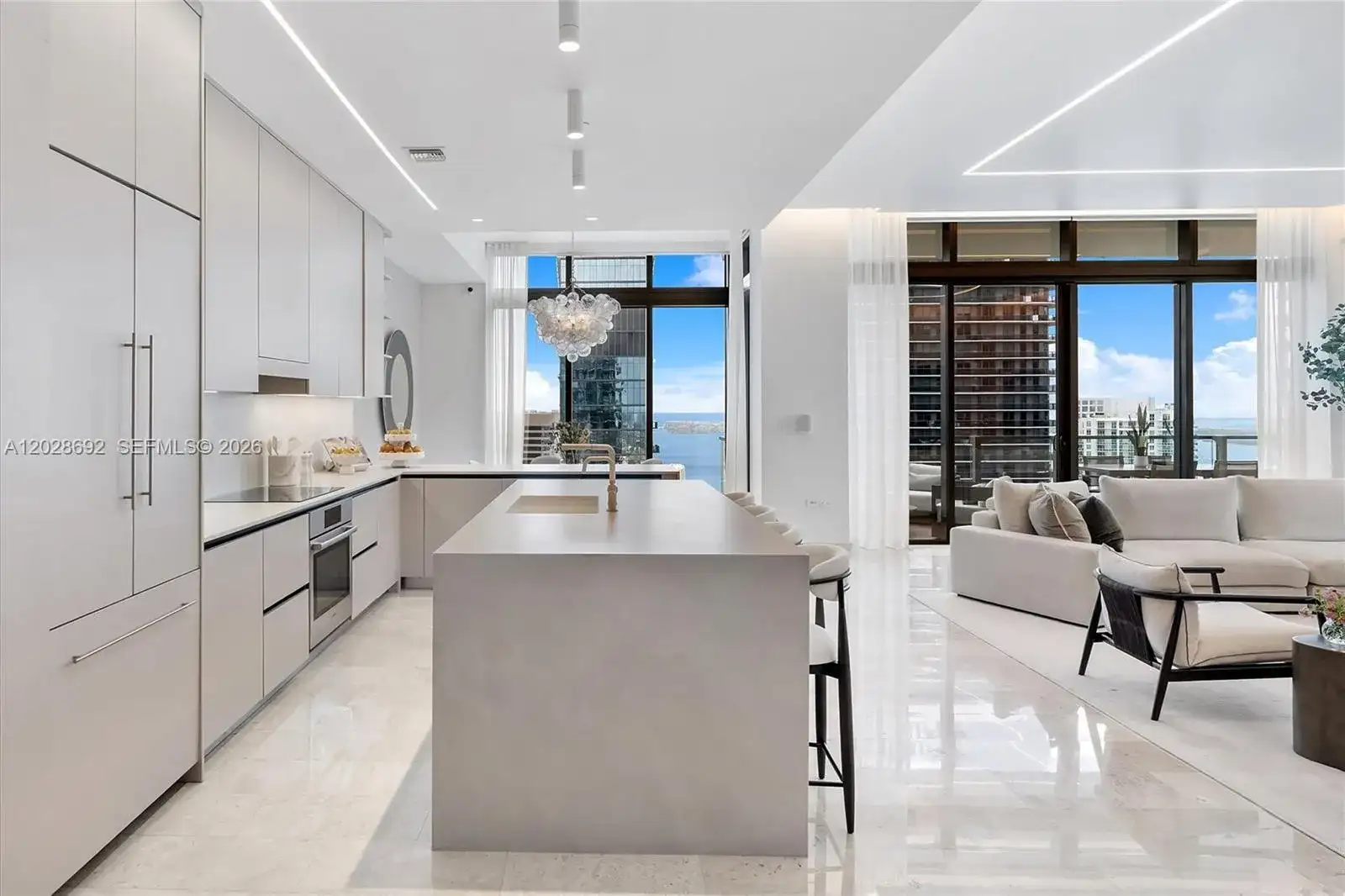 88 SW 7th St # 4001, Miami FL 33130 photo 4