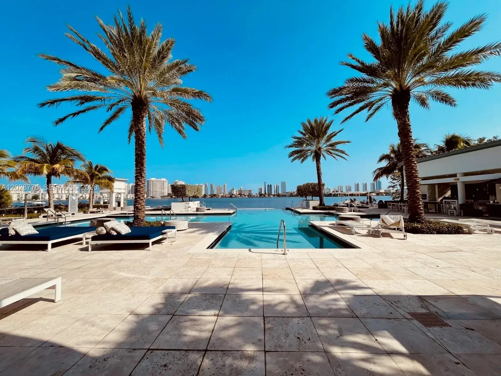 17111 Biscayne Blvd # 208, North Miami Beach FL 33160