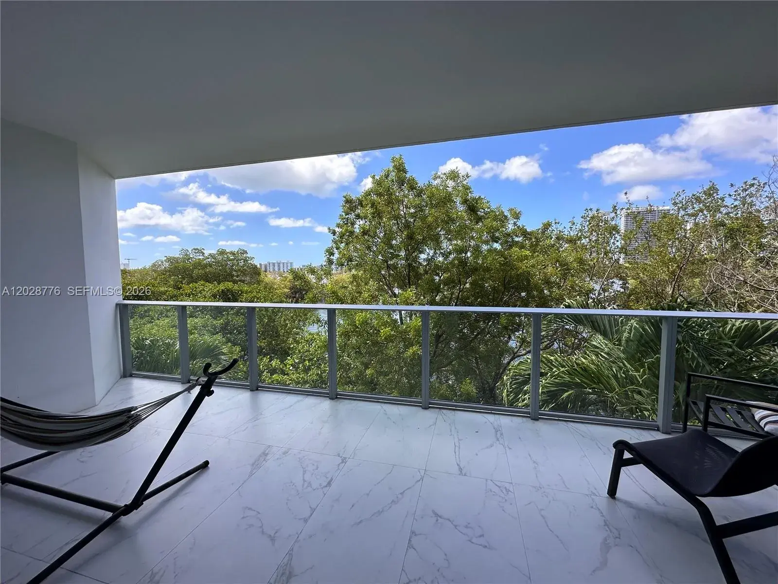 17111 Biscayne Blvd # 208, North Miami Beach FL 33160