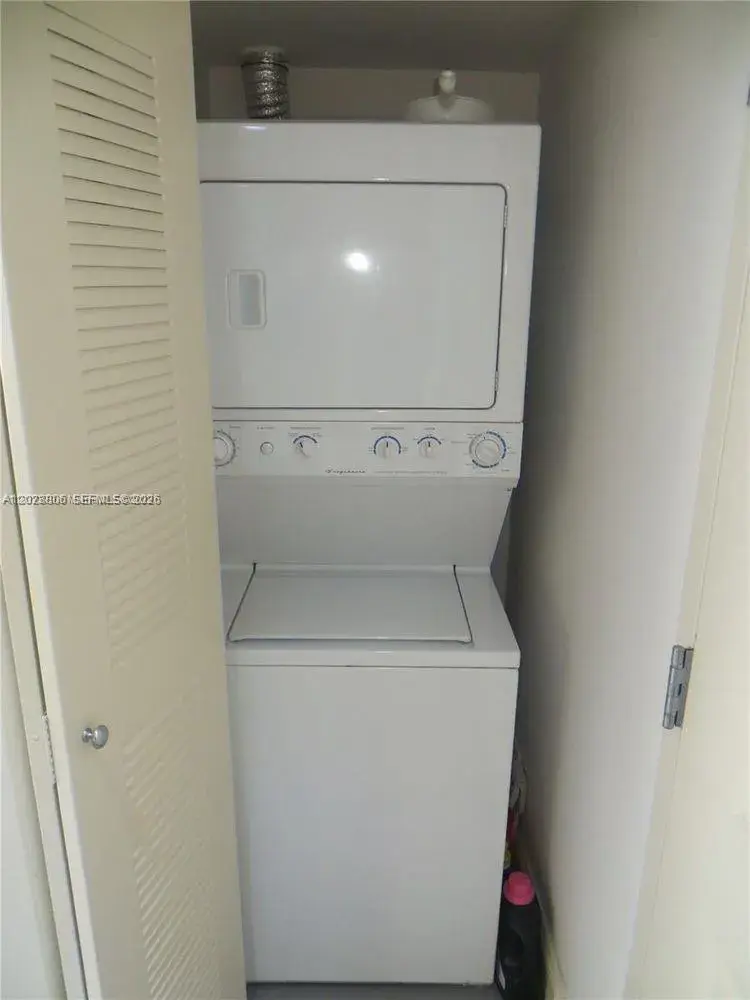 111 E Flagler St # 402, Miami FL 33131