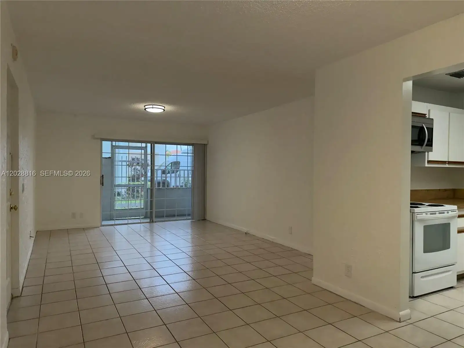 10441 Mahogany Key Cir # 106, Miami FL 33196 photo 3