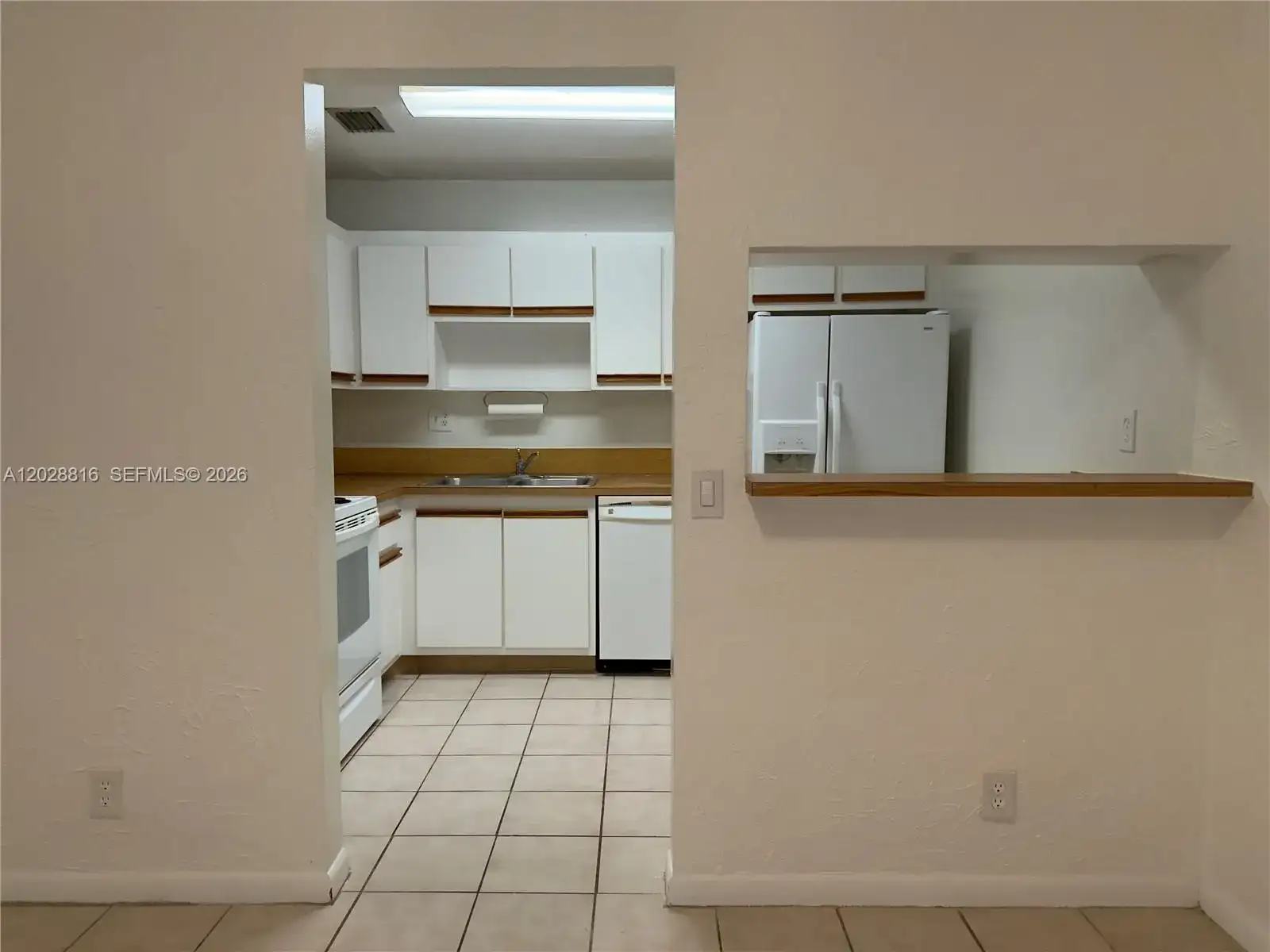 10441 Mahogany Key Cir # 106, Miami FL 33196 photo 5