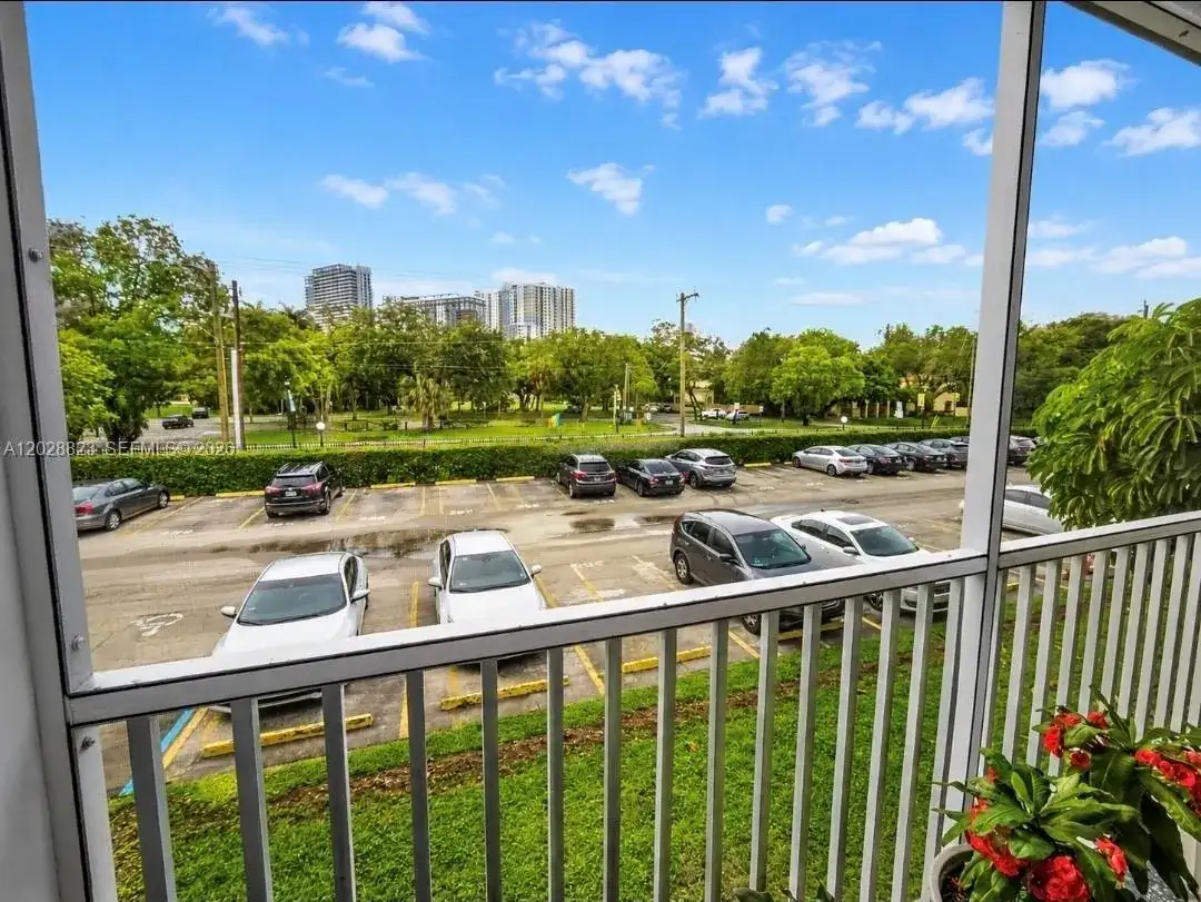 16851 NE 23rd Ave # B214, North Miami Beach FL 33160 photo 3