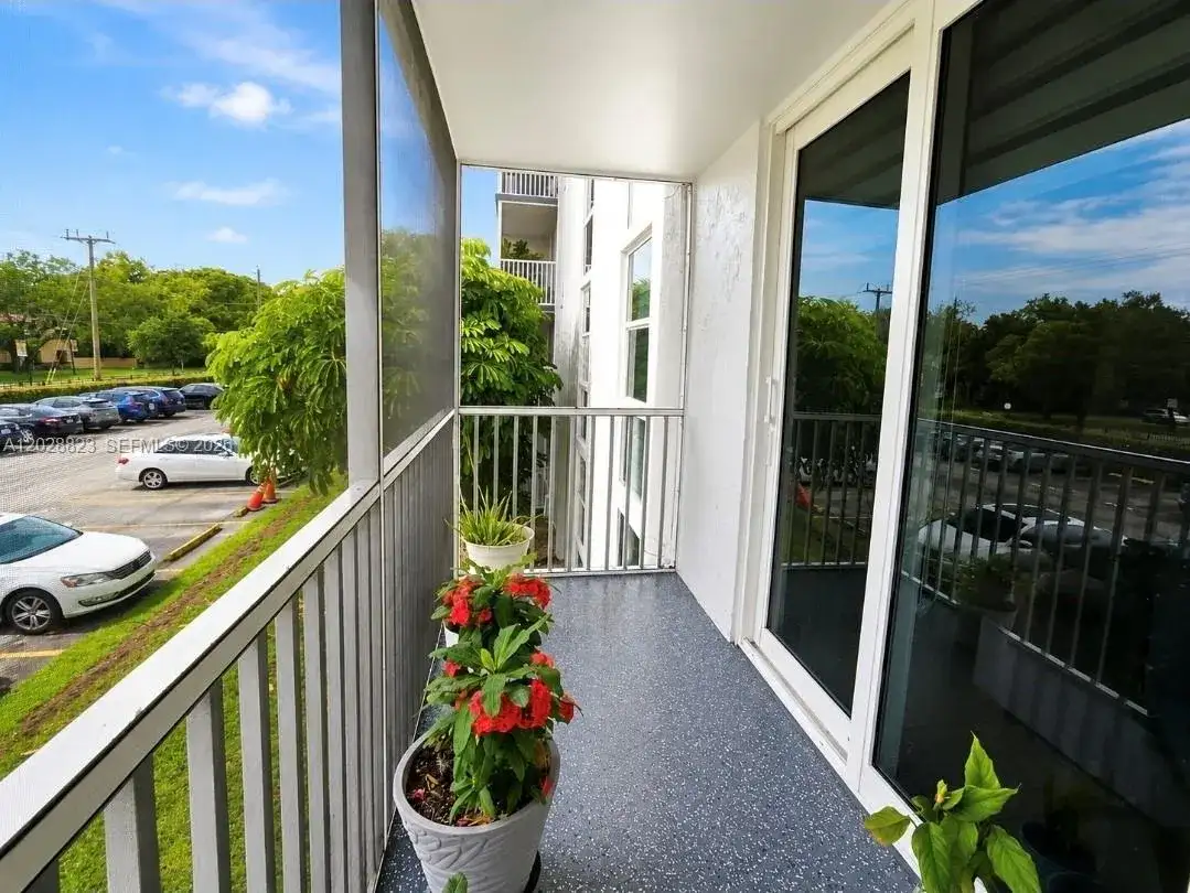 16851 NE 23rd Ave # B214, North Miami Beach FL 33160 photo 4