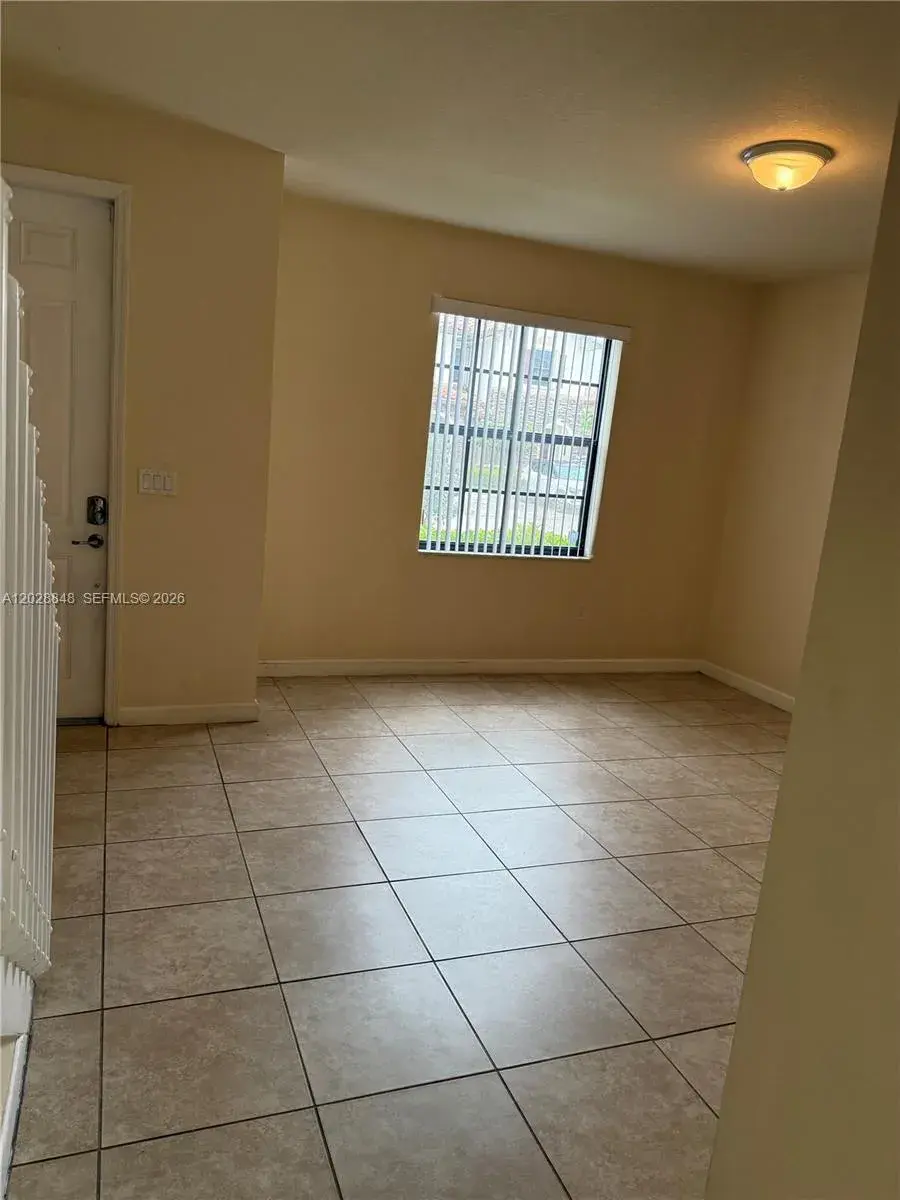 8923 W 35th Ave, Hialeah FL 33018