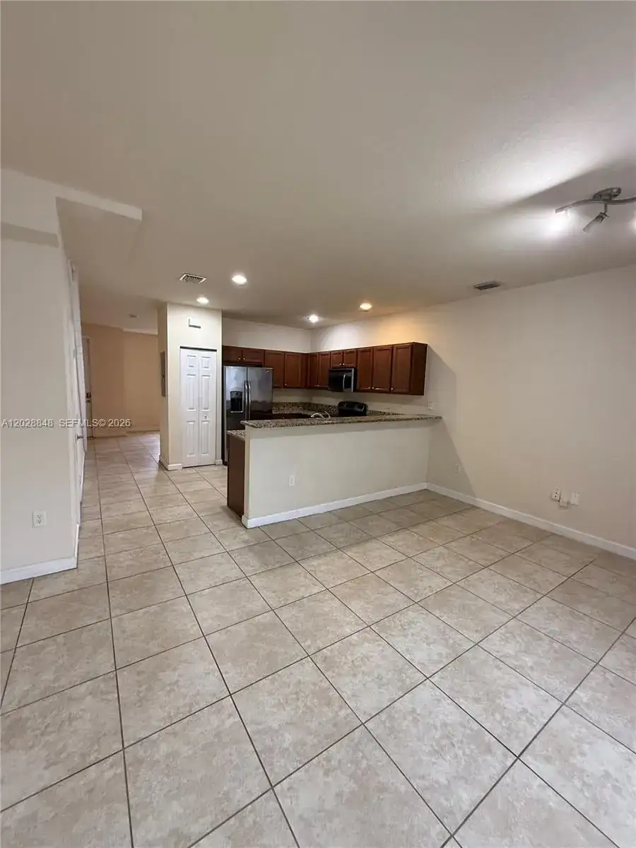8923 W 35th Ave, Hialeah FL 33018 photo 5
