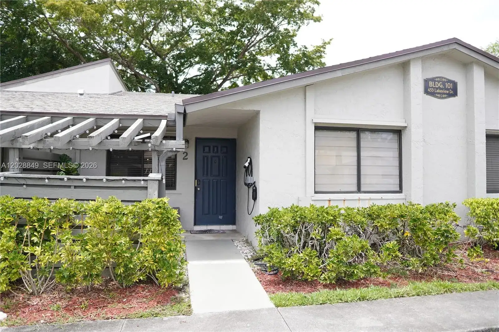 453 Lakeview Dr # 2, Weston FL 33326 photo 2