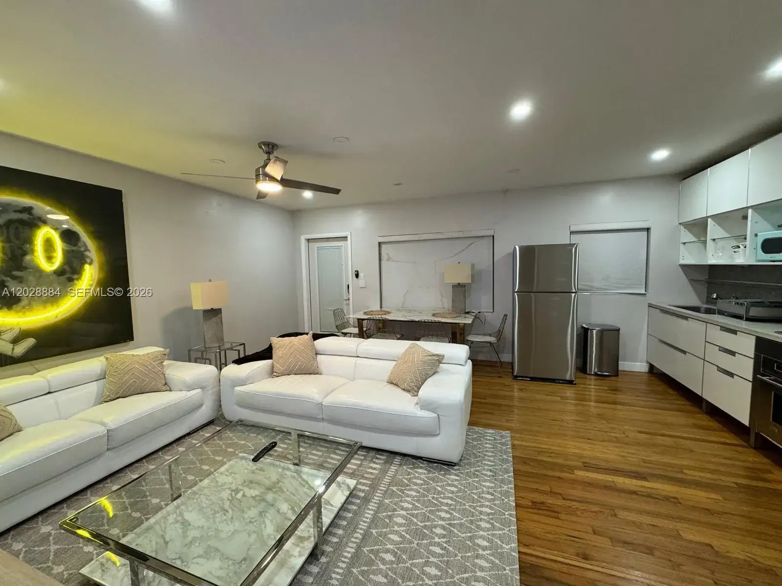 1 bedroom 1 bath Residential for sale at 101 Collins Ave # 3, Miami Beach FL 33139