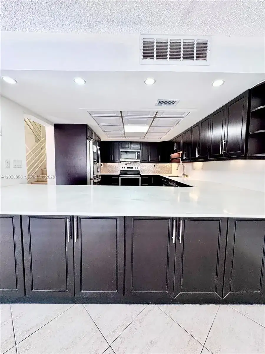 535 NW 98th Ave, Plantation FL 33324 photo 3