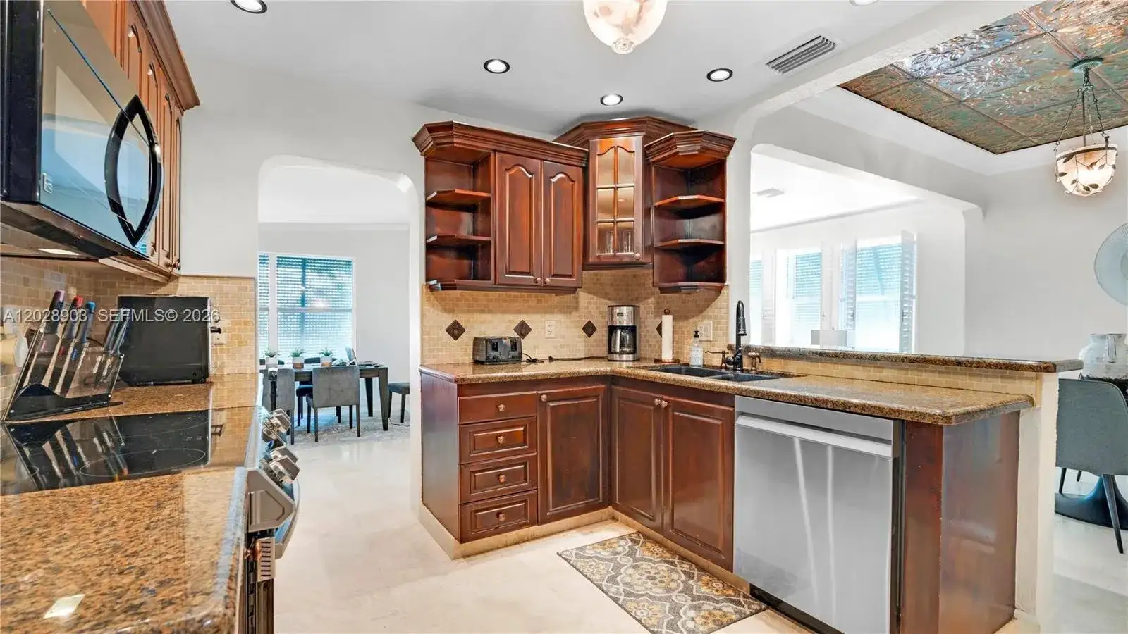 623 NE 17th Way, Fort Lauderdale FL 33304 photo 4
