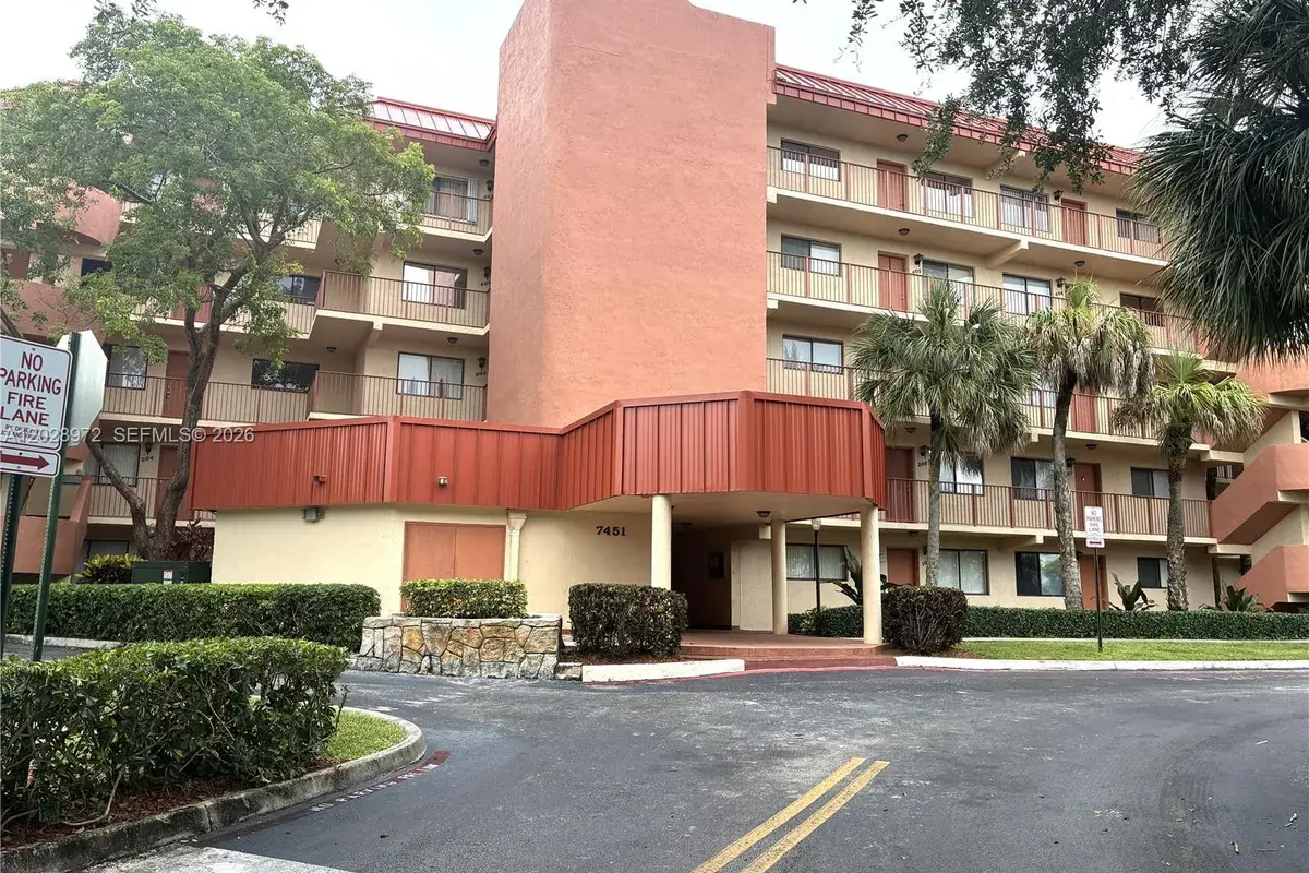 7451 NW 16th St # 403, Plantation FL 33313