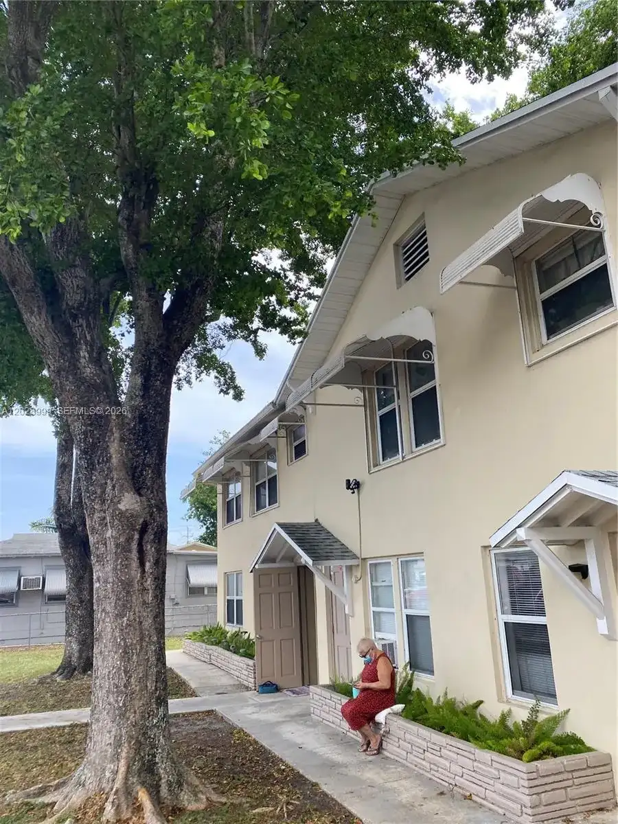 26 SE 13th Ter # 7, Dania Beach FL 33004 photo 2
