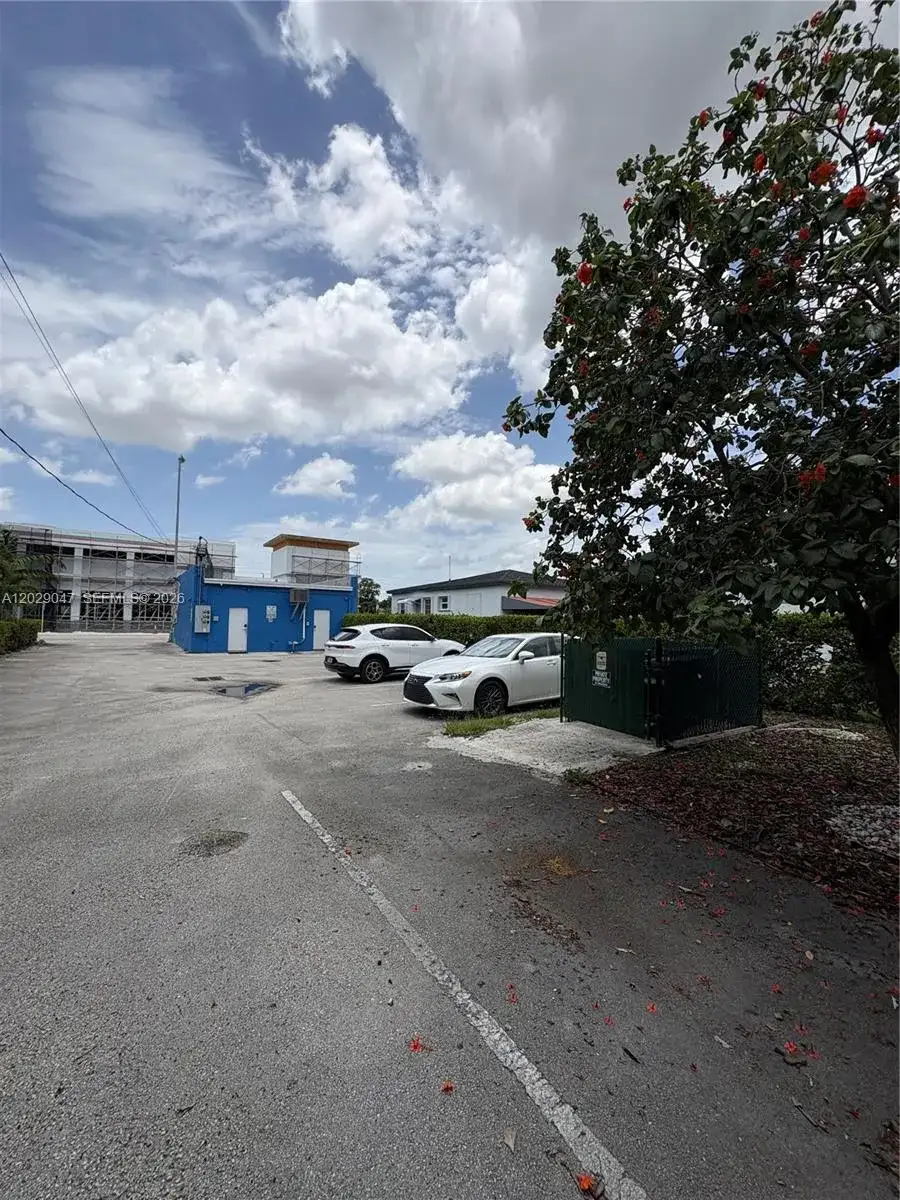 6620 W Flagler St, Miami FL 33144 photo 2