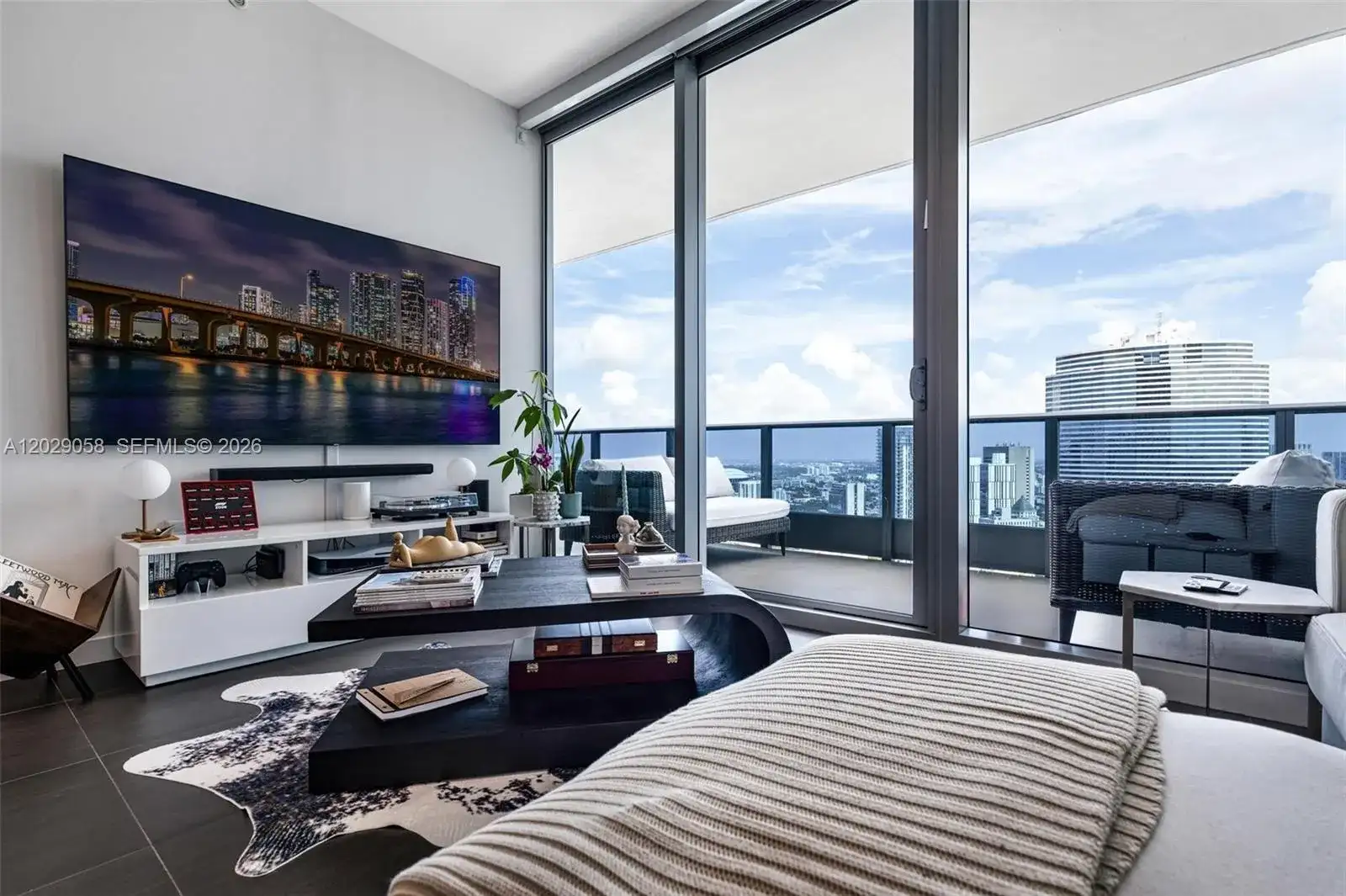 200 Biscayne Boulevard Way # 4812, Miami FL 33131 photo 3