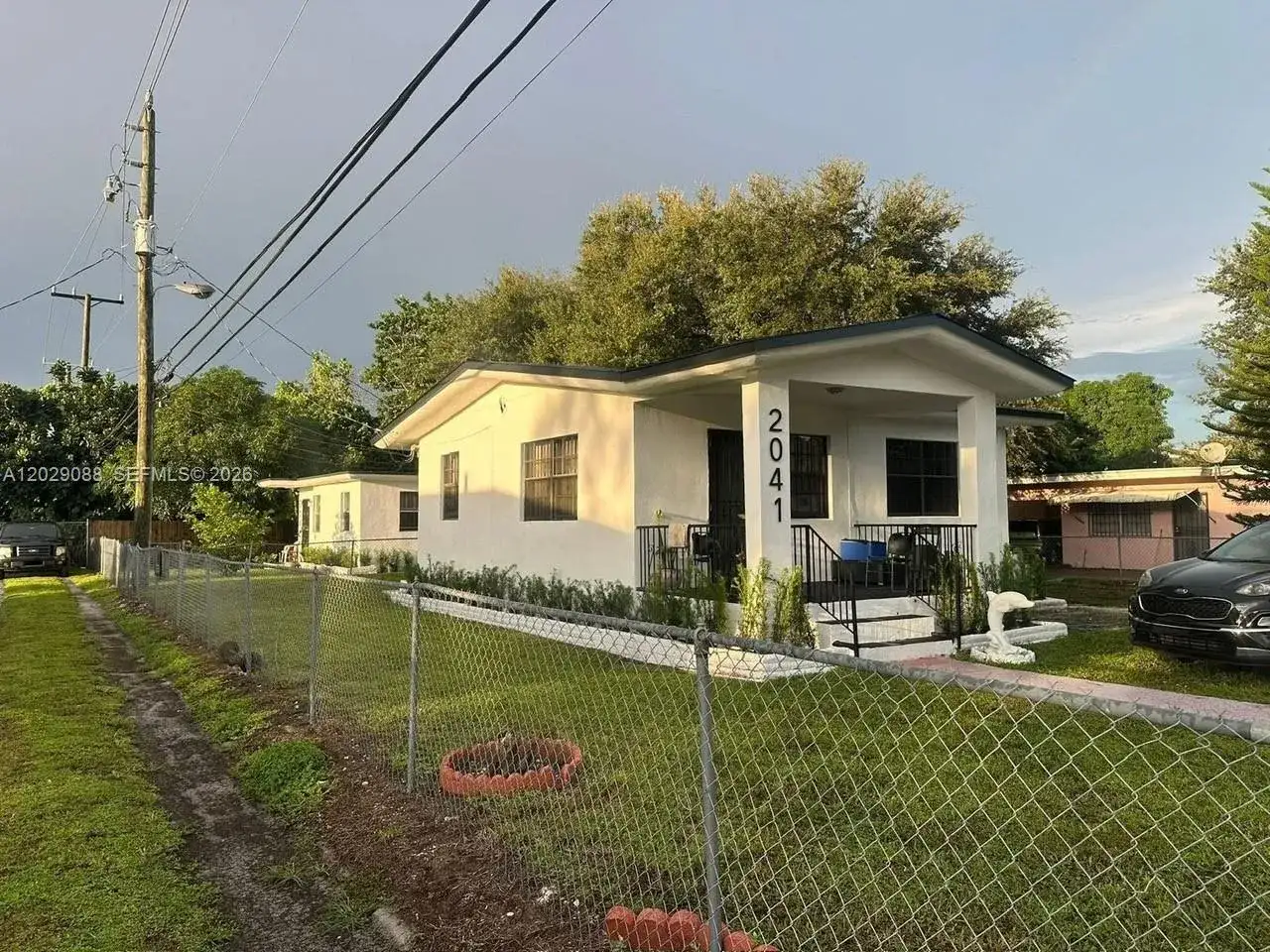 2041 NW 100th St, Miami FL 33147 photo 3