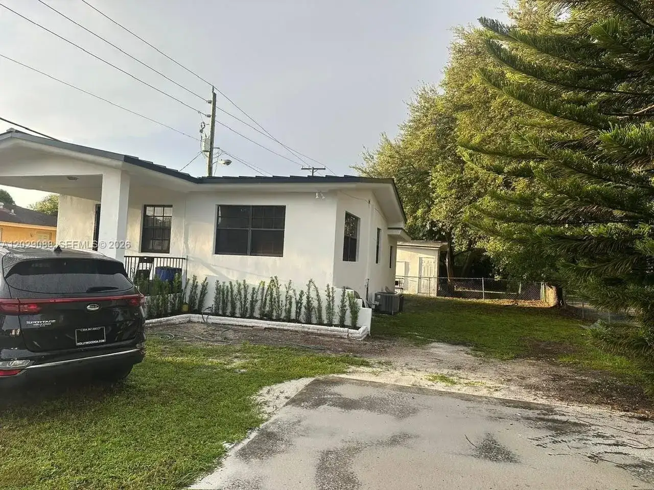 2041 NW 100th St, Miami FL 33147 photo 4