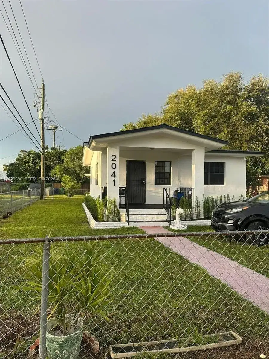 2041 NW 100th St, Miami FL 33147 photo 5