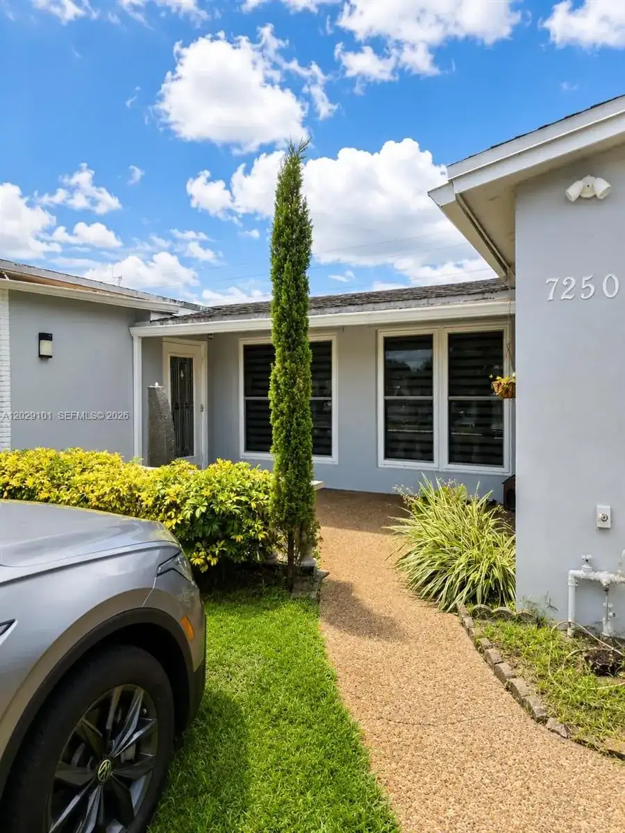 7250 Dilido Blvd, Miramar FL 33023 photo 3