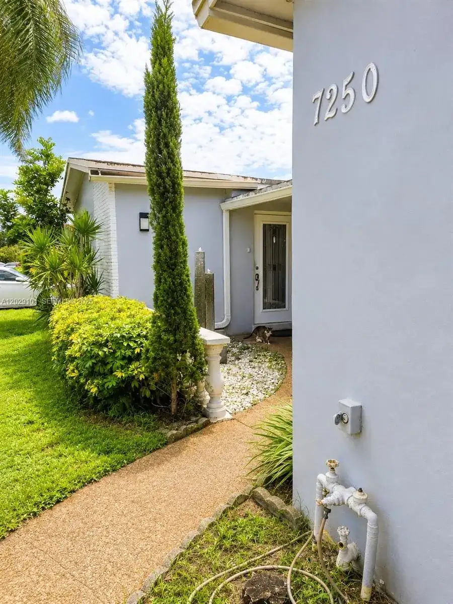 7250 Dilido Blvd, Miramar FL 33023 photo 5