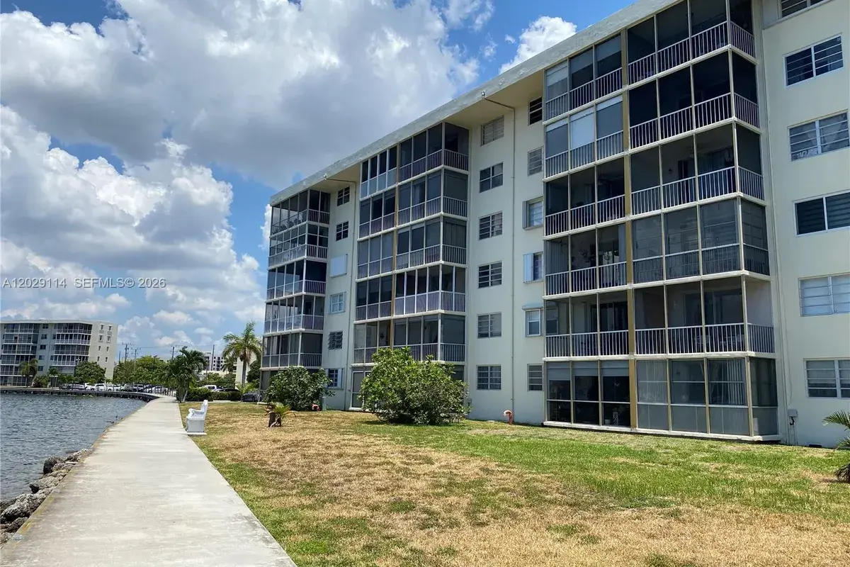 2920 Point East Dr # N611, Aventura FL 33160