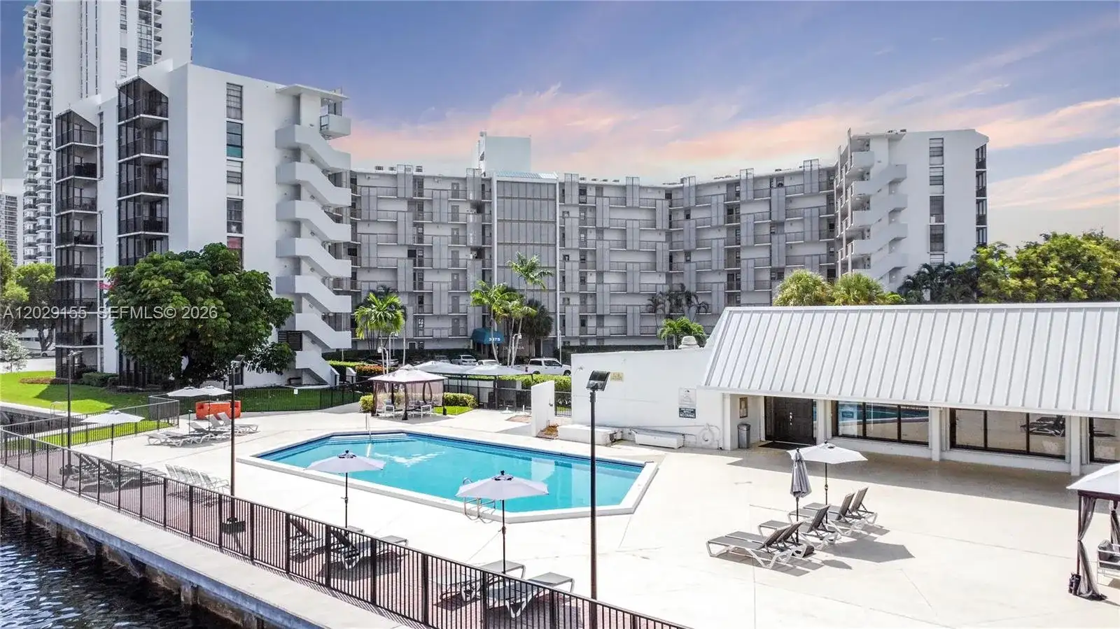 3475 N Country Club Dr # 503, Aventura FL 33180 photo 2