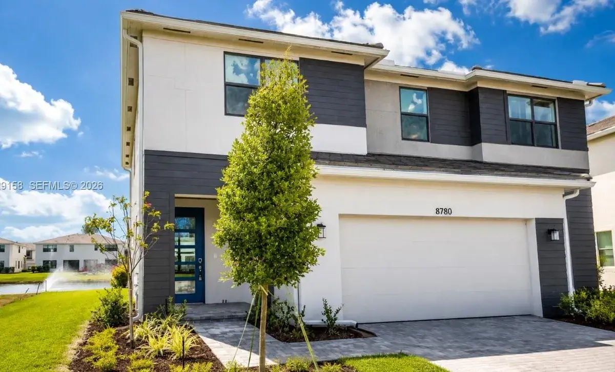 8780 Antarus Dr, Lake Worth FL 33467
