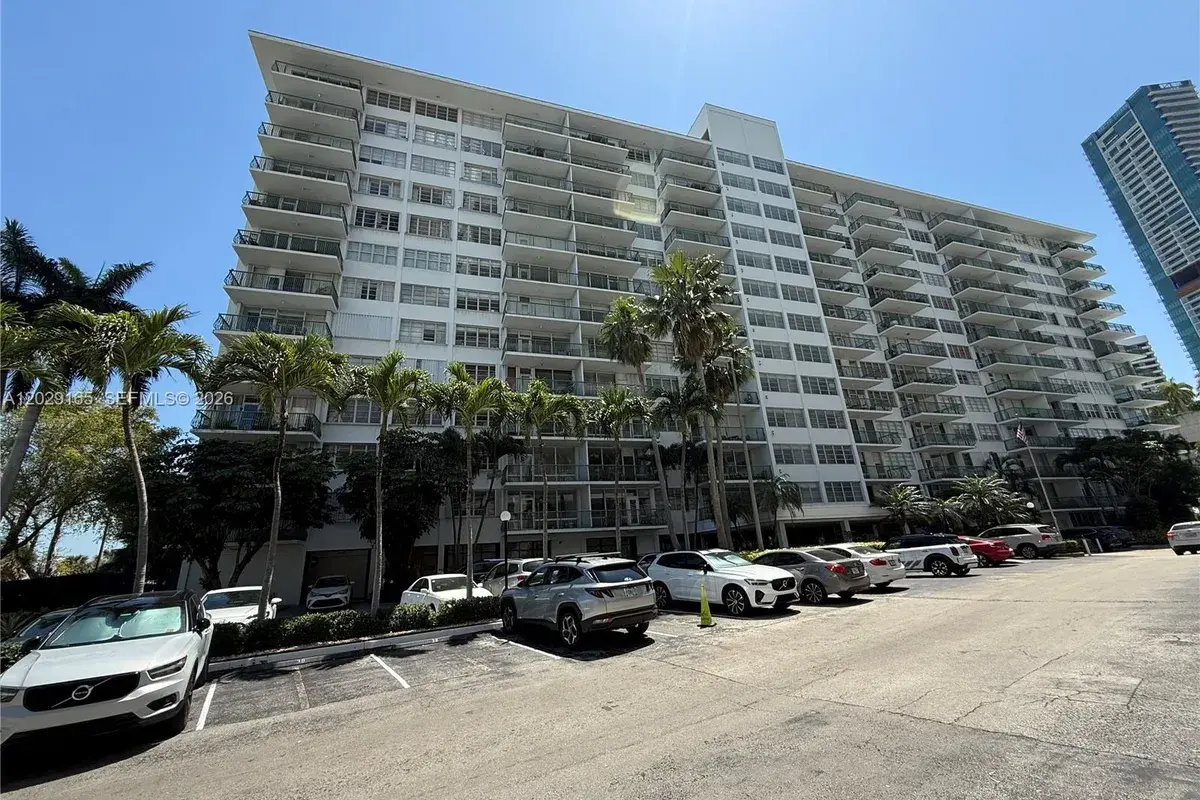 1408 Brickell Bay Dr # 213, Miami FL 33131