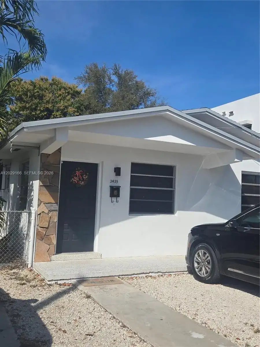 3435 NW 4th St, Miami FL 33125