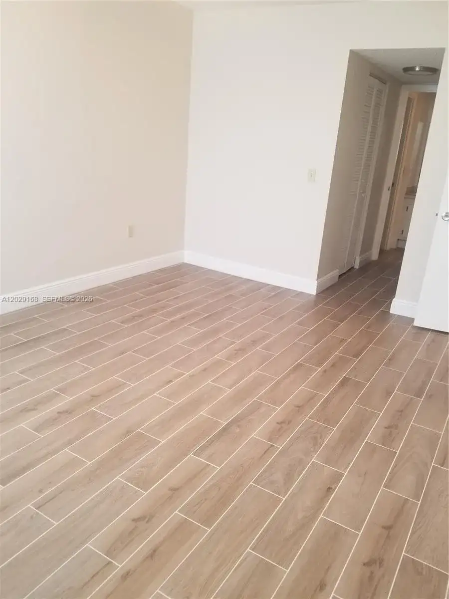 9410 Poinciana Pl # 101, Davie FL 33324 photo 4