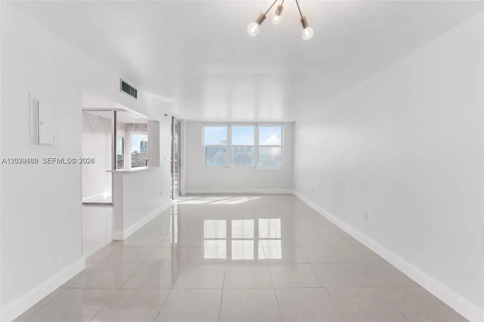17890 W Dixie Hwy 501 Hwy # 501, North Miami Beach FL 33160 photo 2