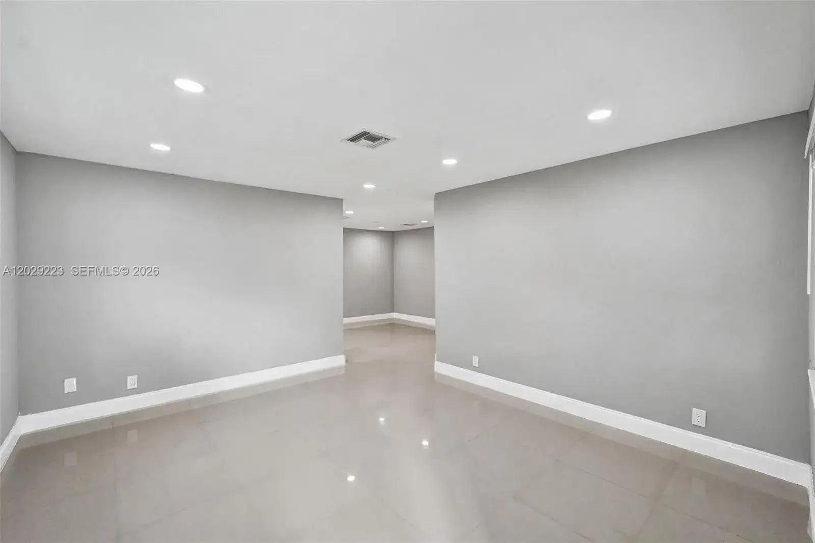 1423 Garfield St, Hollywood FL 33020 photo 4