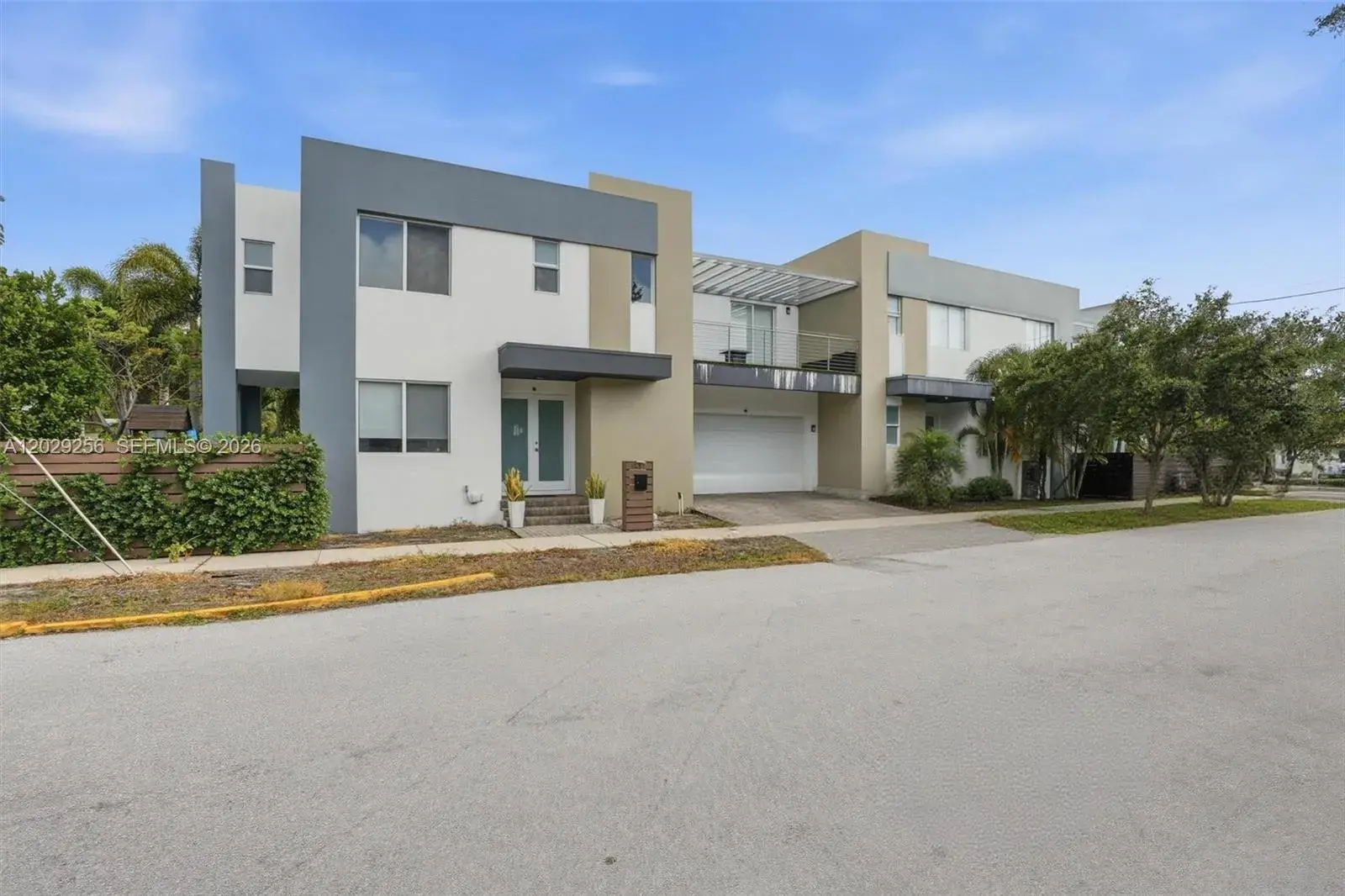 1417 NE 17th St, Fort Lauderdale FL 33305