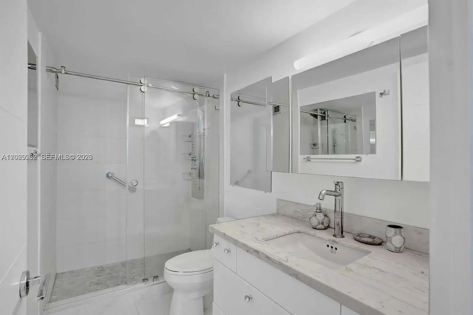 2500 Parkview Dr # 1008, Hallandale Beach FL 33009