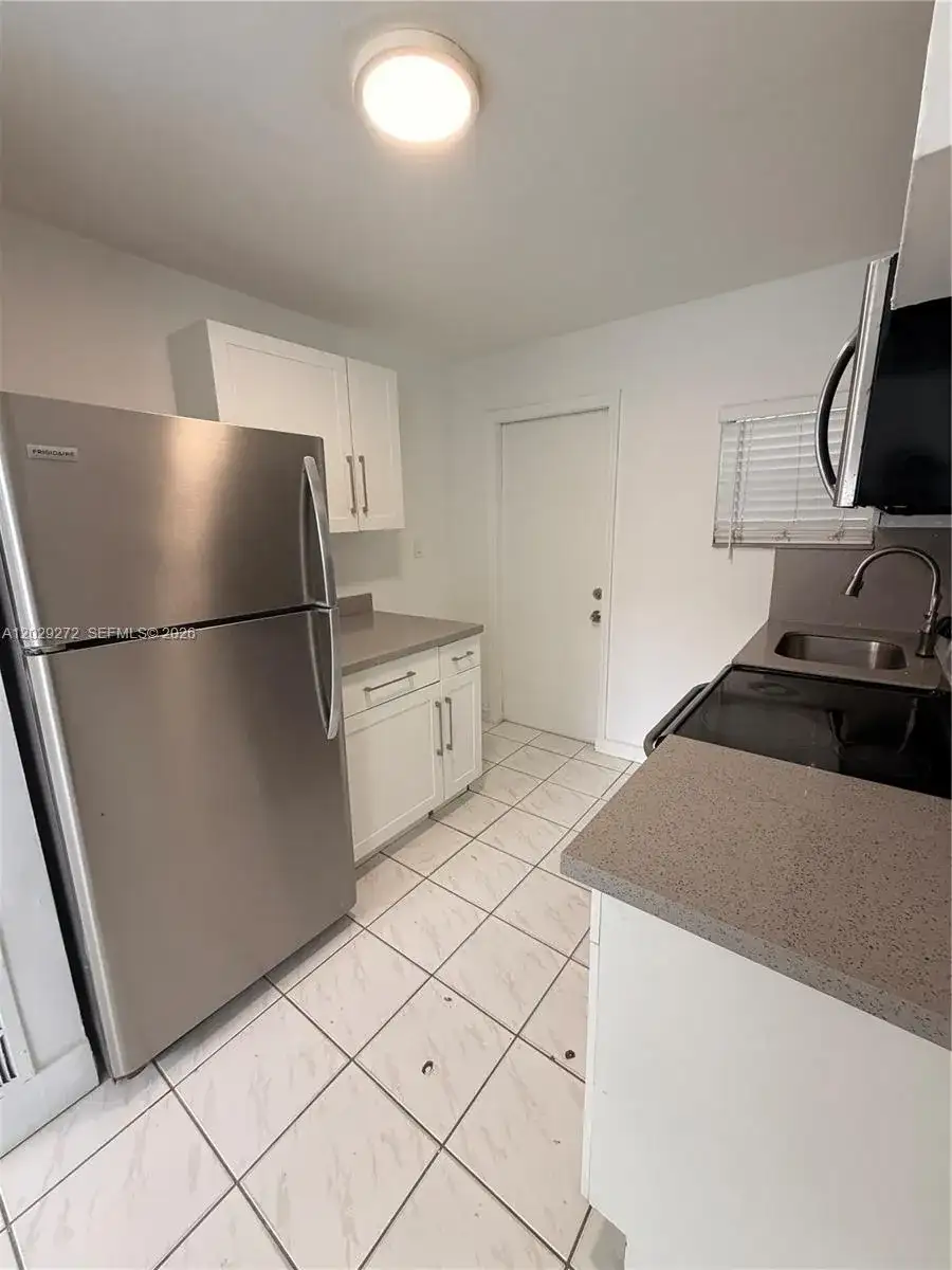2420 NW 31st St # 3, Miami FL 33142 photo 4