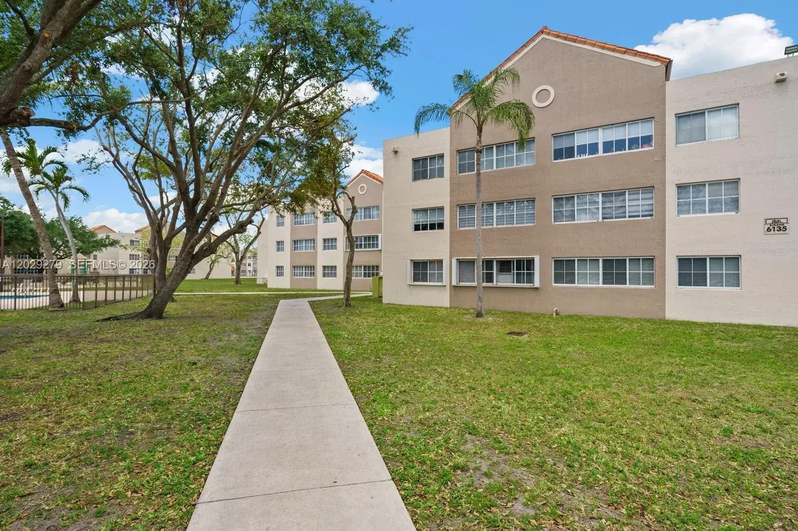 6135 NW 186th St # 202, Hialeah FL 33015