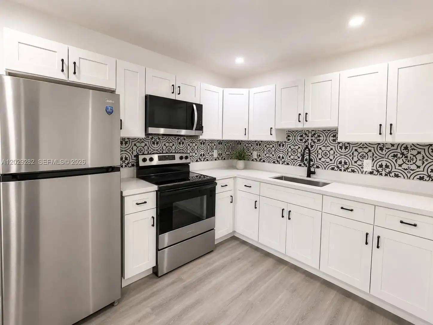 900 NW 8th Ave # 4, Pompano Beach FL 33060