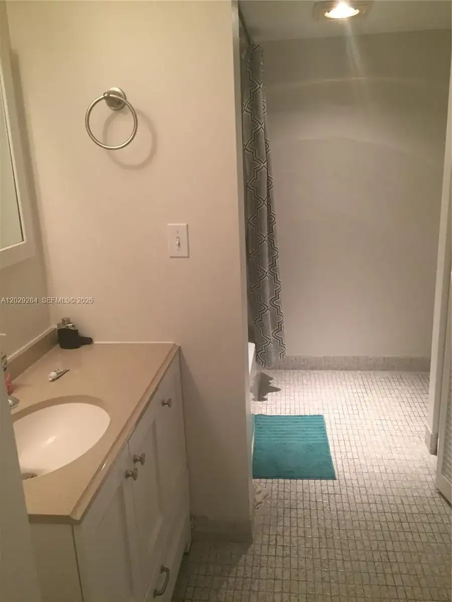 210 174th St # 515, Sunny Isles Beach FL 33160 photo 4
