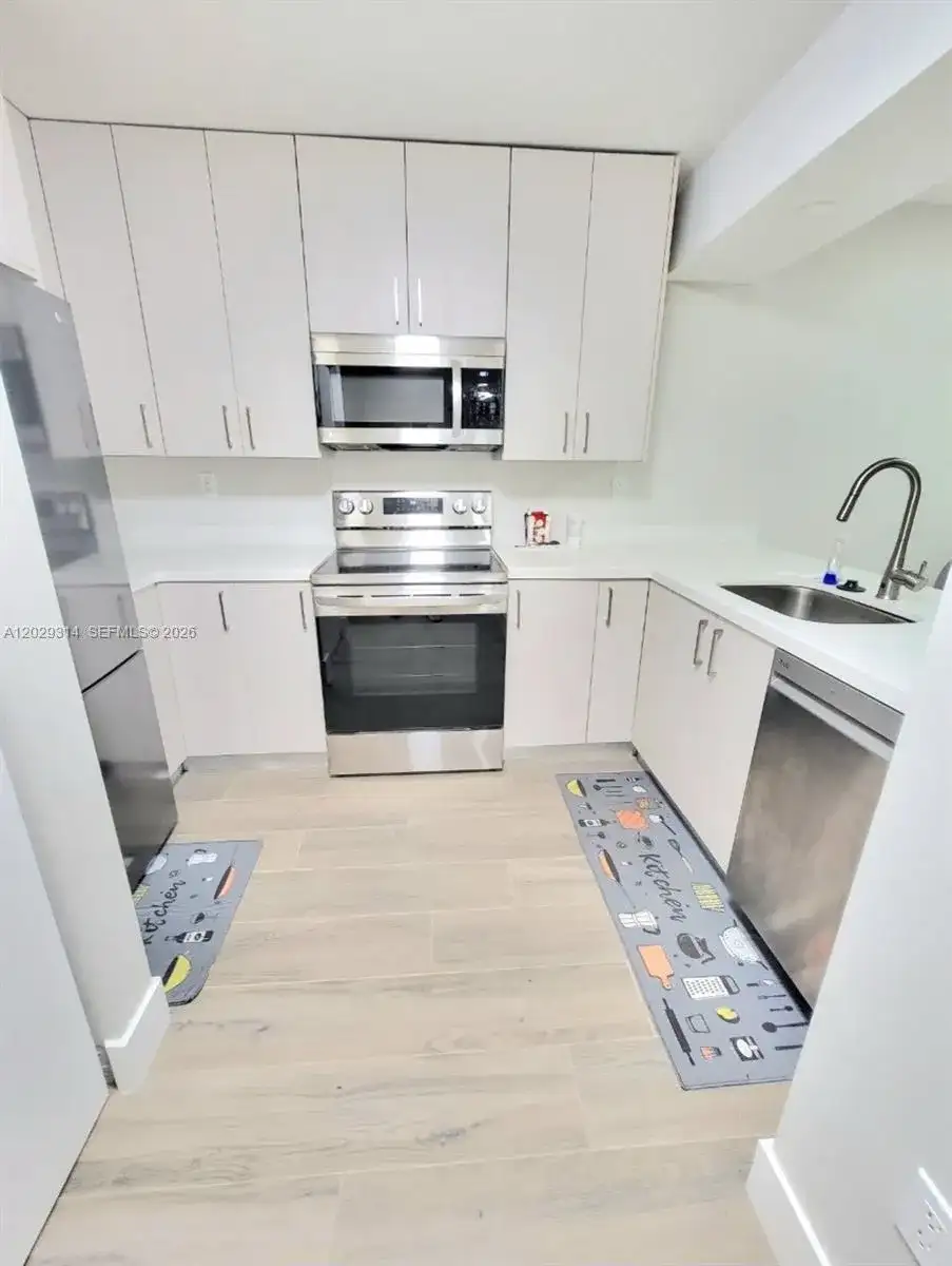 15495 N Miami Lakeway N # 4, Miami Lakes FL 33014 photo 2