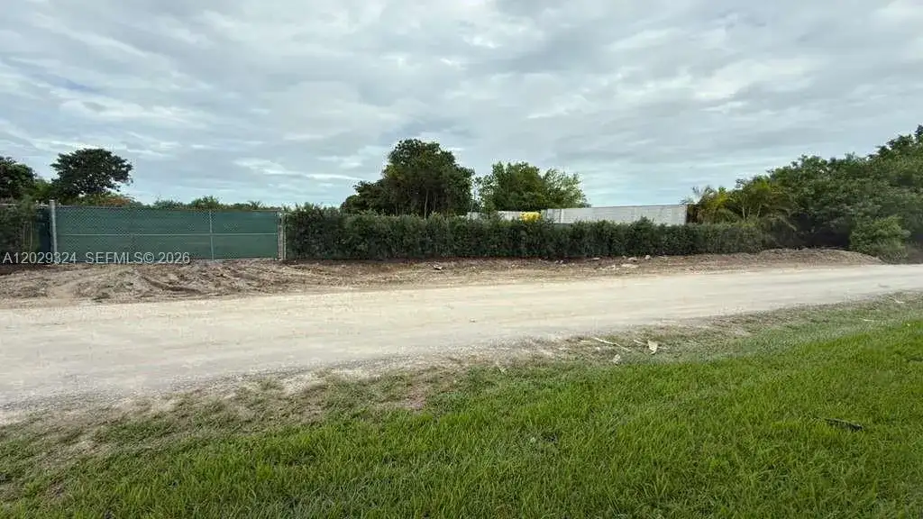 16555 SW 213TH AVE, Miami FL 33187 photo 2