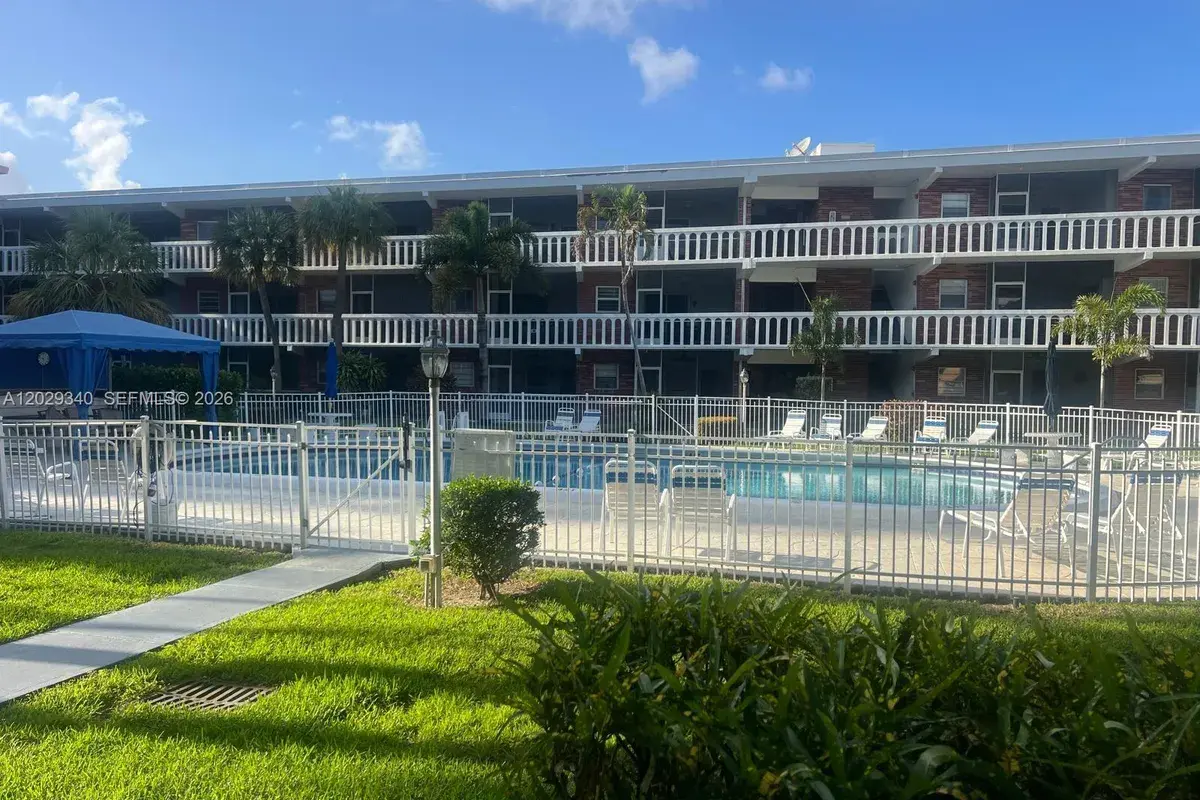 181 NE 14th Ave # 20A, Hallandale Beach FL 33009