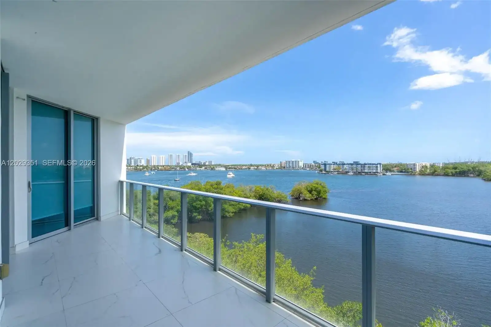 17111 BISCAYNE BL # 506, North Miami Beach FL 33160