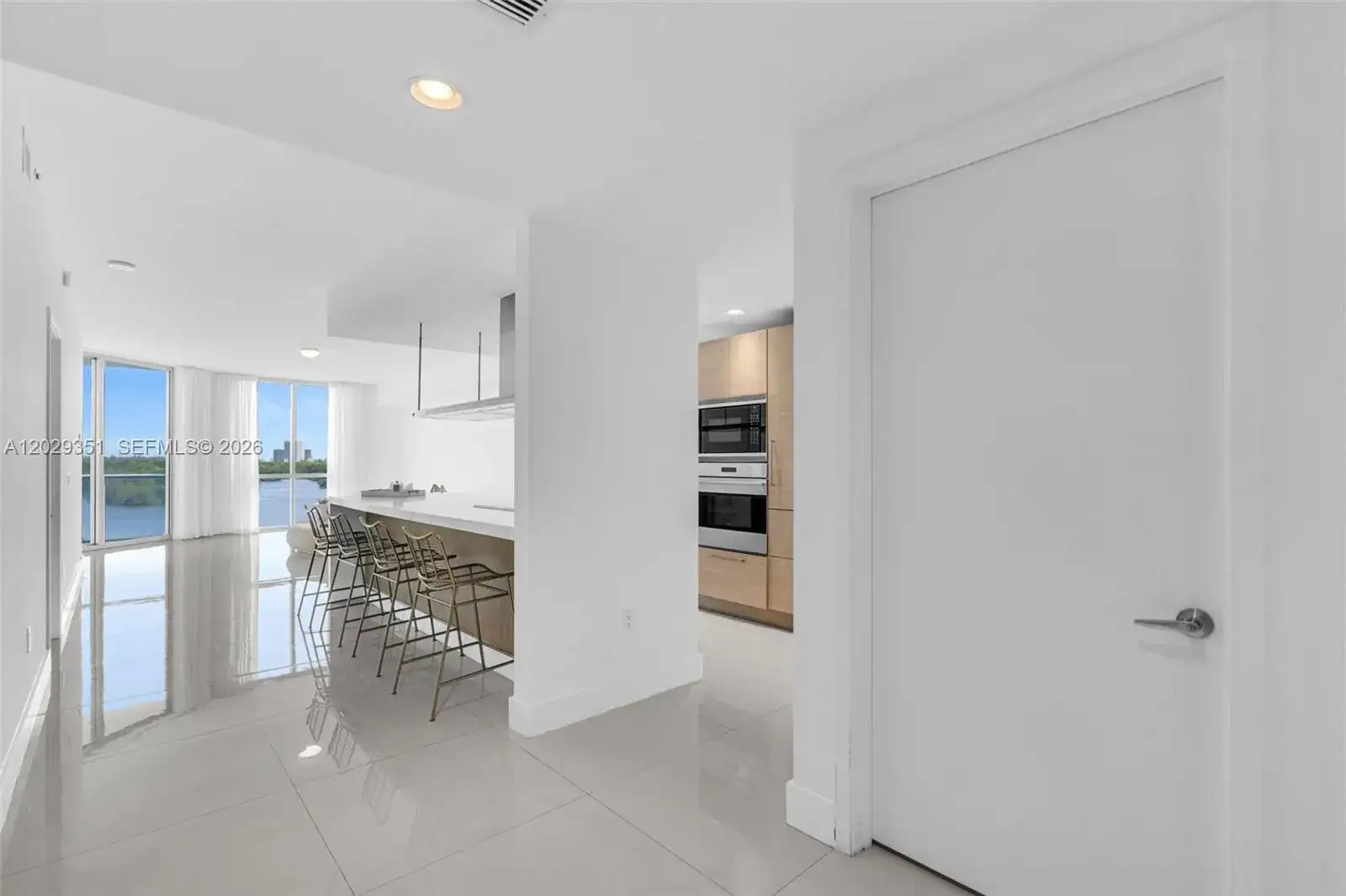 17111 BISCAYNE BL # 506, North Miami Beach FL 33160 photo 5