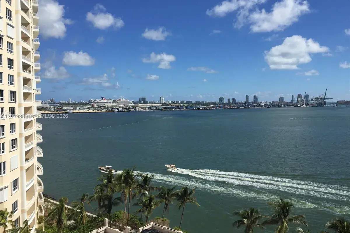 540 Brickell Key Dr # 1122, Miami FL 33131