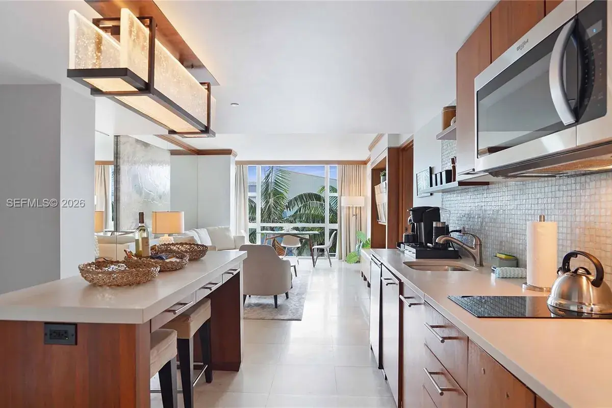 6801 Collins Ave # 315, Miami Beach FL 33141