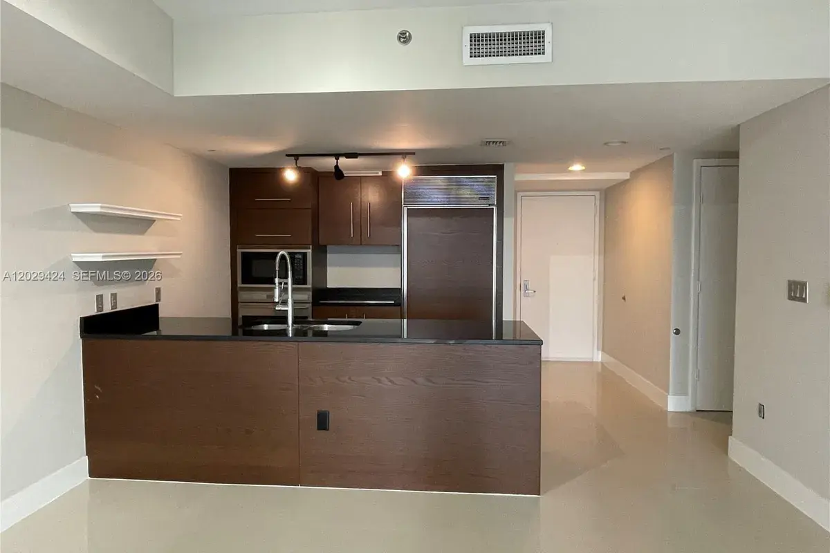 475 Brickell Ave # 414, Miami FL 33131